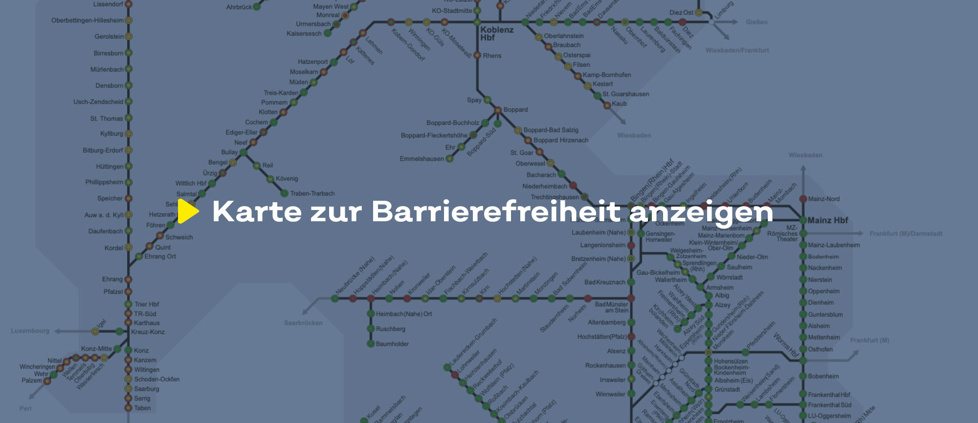 Text 'Karte zur Barrierefreiheit' auf einem bläulich eingefärbten Hintergrund, der einen Ausschnitt des Liniennetzes zeigt